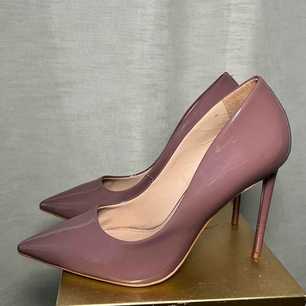 Steve Madden Mauve Patent Pumps
